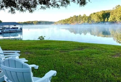 Front-row seats to quiet lake mornings —- just steps to the water.
