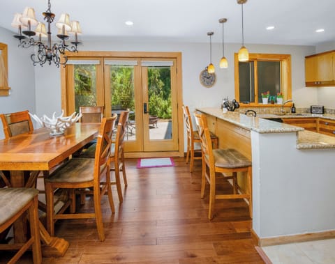 Dining Room & Kitchen