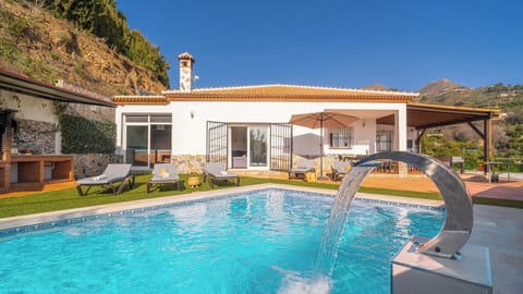 Villa Rosa de Competa Canillas de Albaida by Ruralidays
