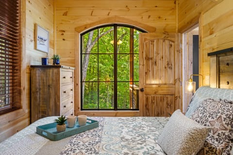 King Master bedroom with window