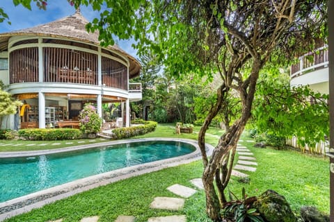 Garden,Territory of the resort,Restaurant,Shared swimming pool with garden view