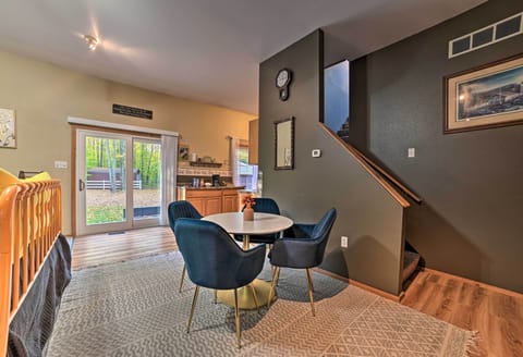 Living Room | 4-Person Dining Table