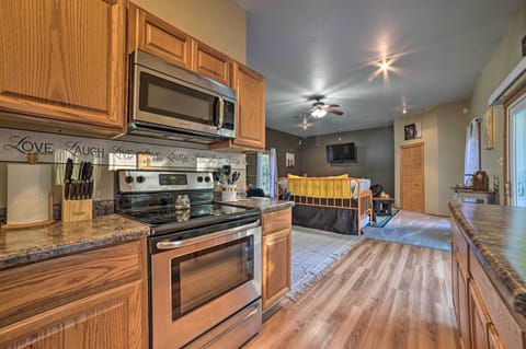 Kitchen | Fully Equipped w/ Cooking Basics