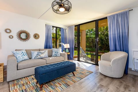 Spacious living room beautifully decorated 