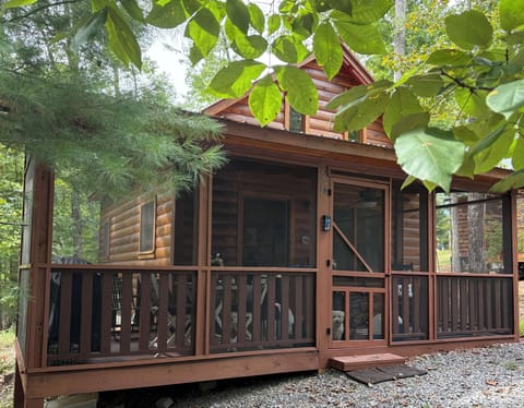 Welcome to your home away from home! Level entry, park at the door!