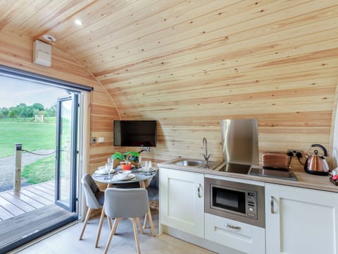 Interior | Brook Valley Glamping-Chestnut - Brook Valley Glamping, Llanfair Caereinion