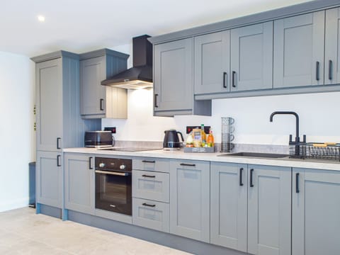 Kitchen | Hafan Gwyn - Cardigan Bay Cottages, Felinwynt, near Cardigan