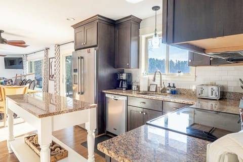 Full kitchen stocked with the basic kitchen essentials. 