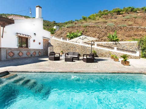 Water, Plant, Sky, Property, Furniture, Building, Swimming Pool, Azure, Blue, Window