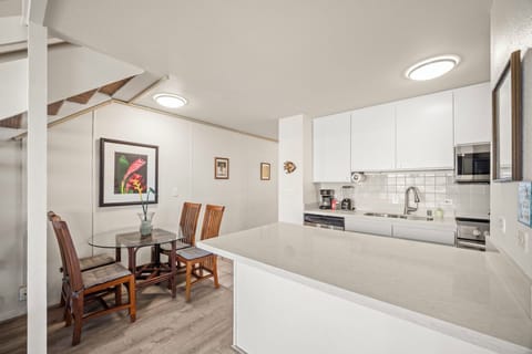 Full Kitchen and Dining Area