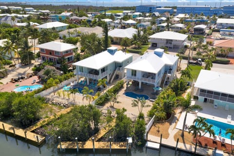 Private Dock & Backyard