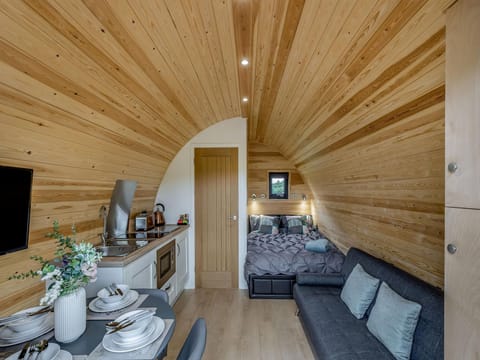 Open plan living space | Brook Valley Glamping-Beech - Brook Valley Glamping, Llanfair Caereinion
