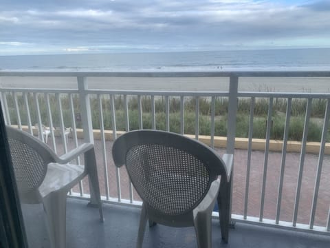 One Floor OFF BEACH
