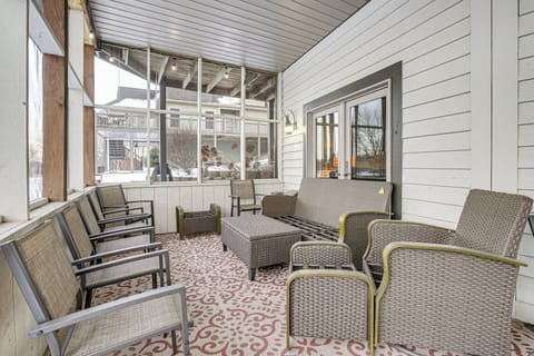 Private Screened Porch | Outdoor Seating