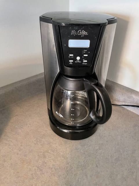 full pot ground coffee maker