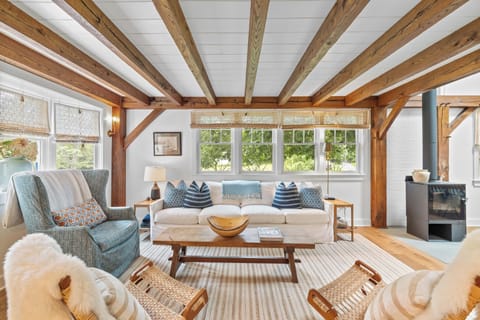 c8f280d7-fb4e-4eb0-81a3-dd9ec00ff93f