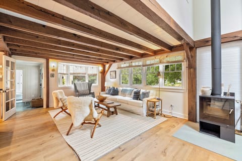 206ea208-9cc6-4dbd-a8fb-f9ff1f075648