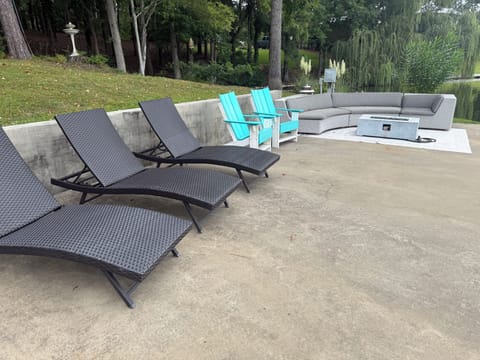 Lakeside lounge area