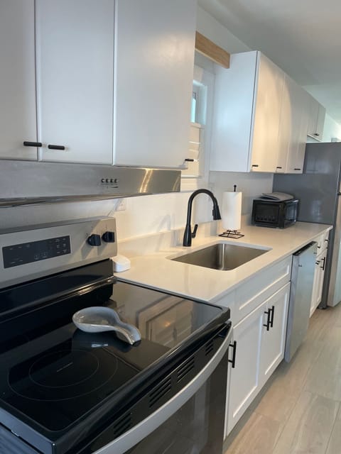 Kitchen (photo taken from the back door) 