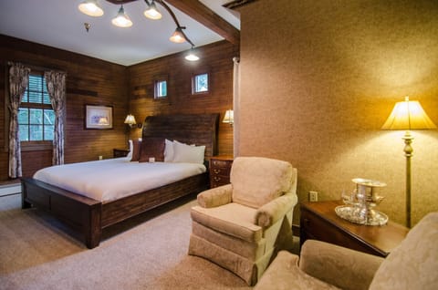 Bostwick Room Photo 02