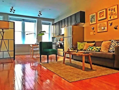 Open floor plan with lots of natural light. Beautiful Hardwood floors. 