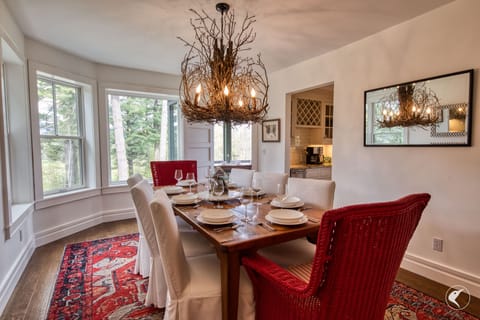 Formal dining room