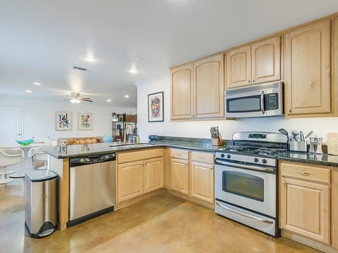 RanchHouze Kitchen-West