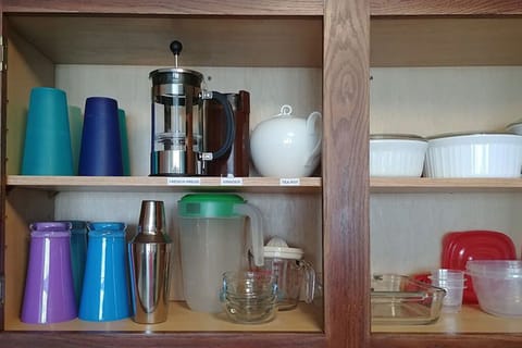 A fully stocked kitchen will meet all of your chef & sous chef needs.