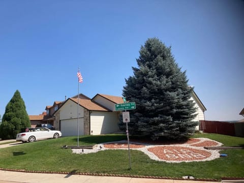 This is a 5 BDRM ranch-style house with basement in a quiet and friendly area