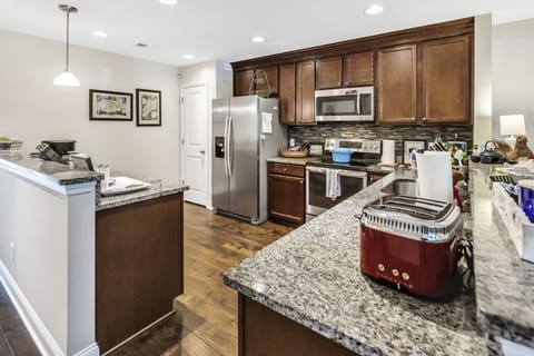 Open Kitchen Photo 1