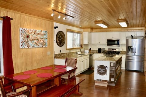 Mid-Canyon Cabin