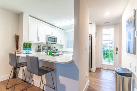 Breakfast Bar Seating for Two (2) Guests