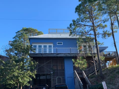 Front of house - new paint color and views 360 around! 