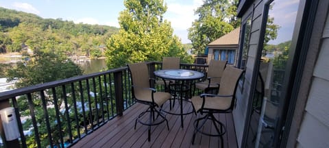 Main level deck with grill