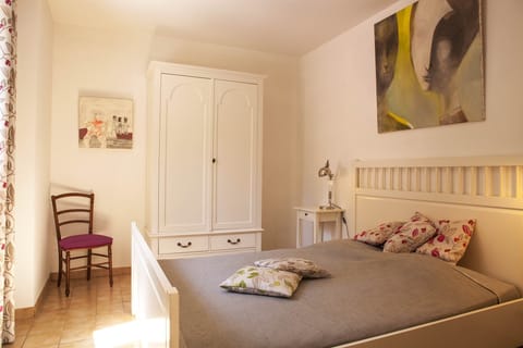 Chambre adultes de la maison des Pins.