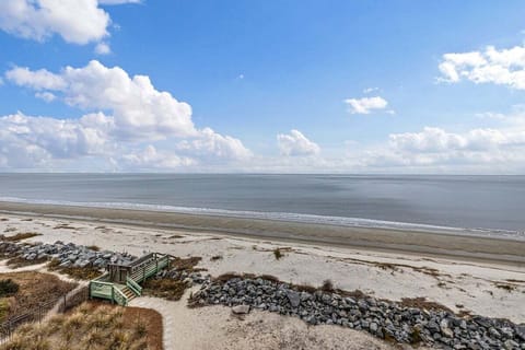 Sea Point Lodge 306 - Direct Views of the Atlantic Ocean