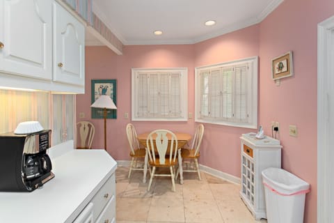 412 Butler - Breakfast Nook