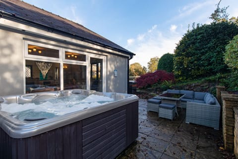 Hot Tub, Games Room