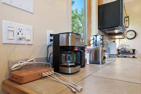 Lovely kitchen space with complimentary locally roasted Sorbenots Coffee