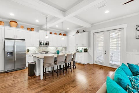 Kitchen island with eat-in bar
