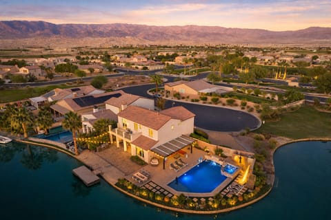 Welcome to your Extraordinary Waterfront Experience!