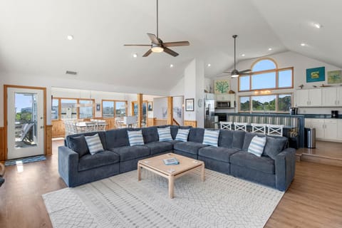 OH97: The Wheelhouse | Top Level Living Area