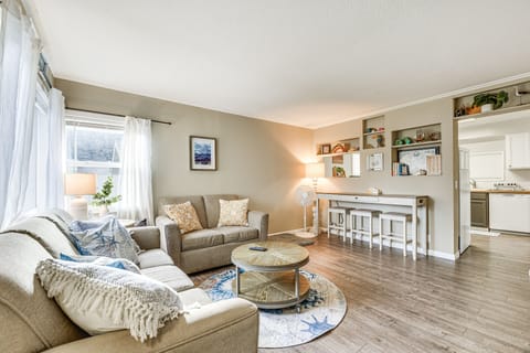 Hoquiam Vacation Rental | 2BR | 1BA | 1-Story Cottage | 2 Steps to Enter