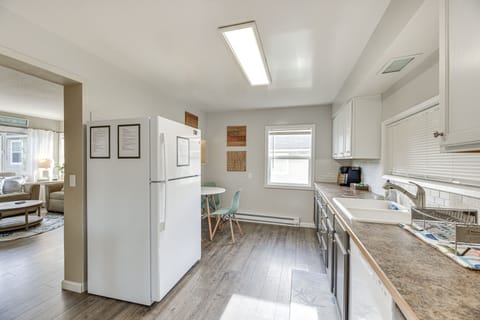 Fully Equipped Kitchen | Keurig Coffee Maker | Dishware & Flatware