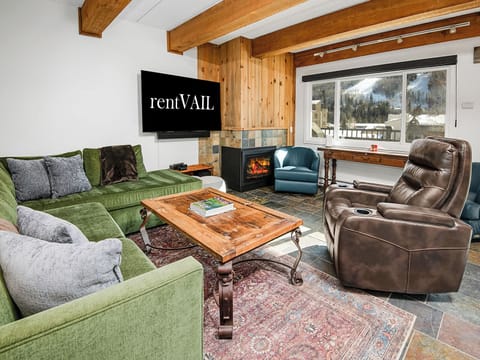 Living Room w/ Sleeper Sofa