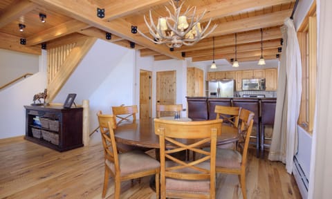 MMH 3 Coyote Bluff, Dining, 3