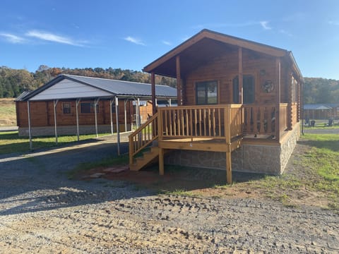 Jerkbait Cabin and boat/car port