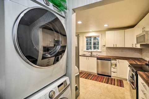 In-Unit Laundry | Linens & Towels Provided