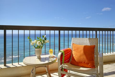 Ocean View - Sit back and relax as you take in the gorgeous oceanfront view from your spacious private lanai!