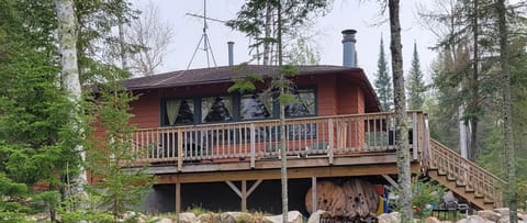 Welcome to the Wolfe's Den cabin on beautiful Lake Vermilion